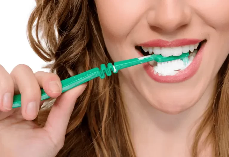 The Right Way to Brush Your Teeth